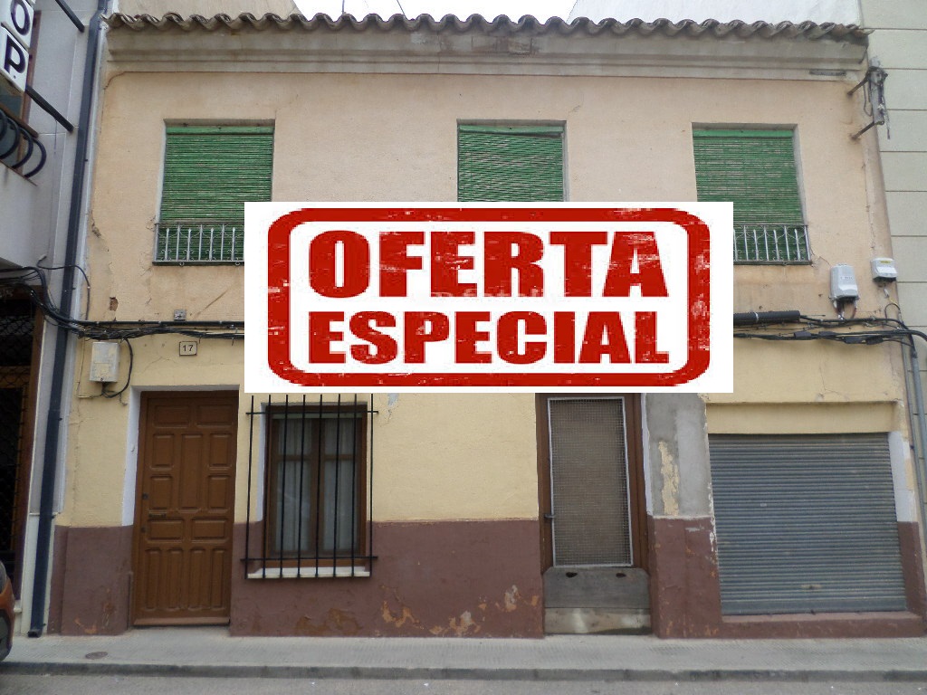 VENTA CASA CON GRAN FACHADA Y EN BUENA UBICACIÓN.