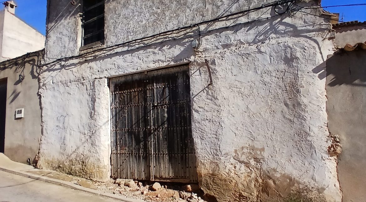 3fd085f7-049b-4940-8d55-a0ce34189dce