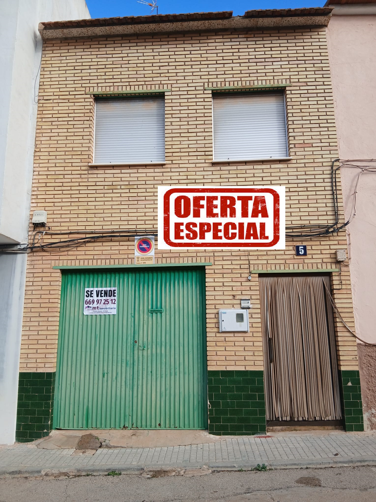 VENTA CASA CÉNTRICA CON MULTITUD DE METROS DE CORRAL, VIVIENDA PARA ENTRAR A VIVIR.